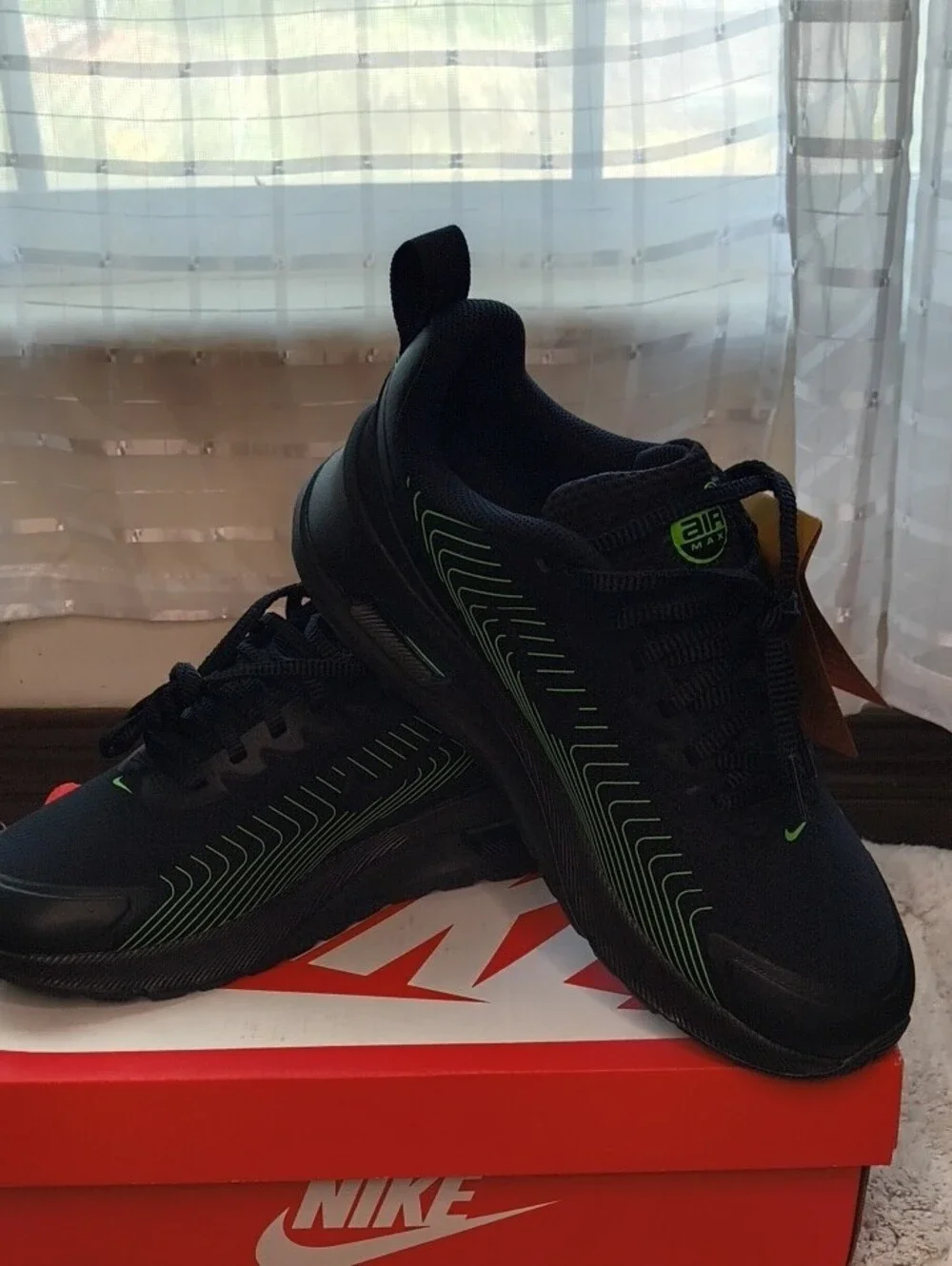 Nike Men’s Black Sneakers with Neon Green Accents